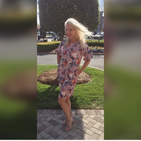 BEST DRESS! Beautiful Dusty Pink Floral Dress! 💕 - Picture 4 of 5